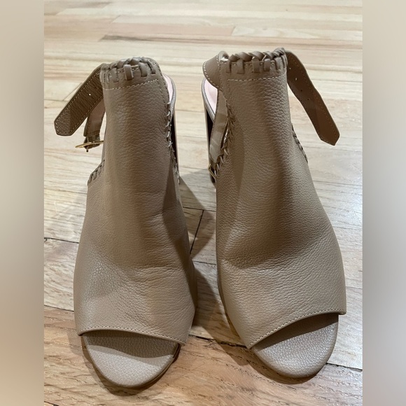 Kate Spade Tan Heels Sleek Design- Like New - Picture 4 of 5